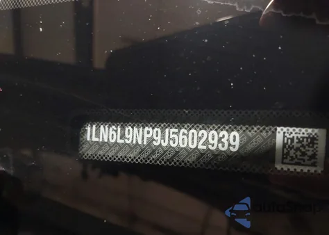 2018 Lincoln Continental Reserve z USA, uszkodzony, nr VIN 1LN6L9NP9J5602939